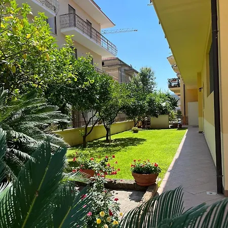 Il Giardino Di Marianna A פונדי